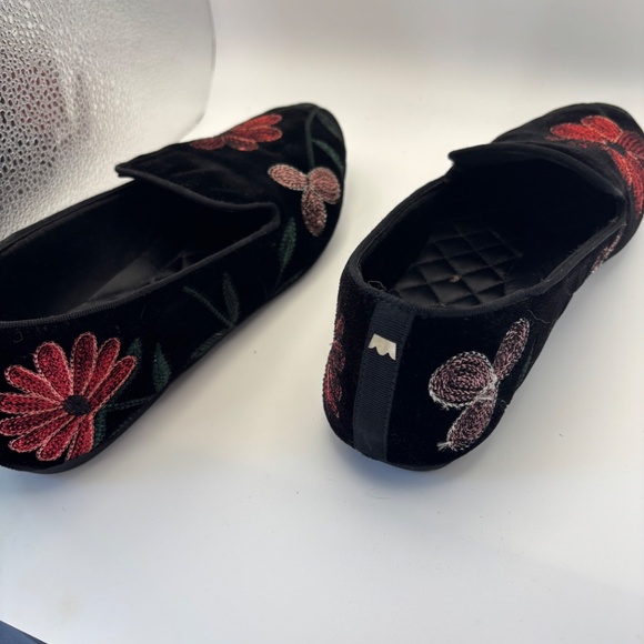 Birdies Black Loafers with Floral Embroidery - Picture 5 of 12